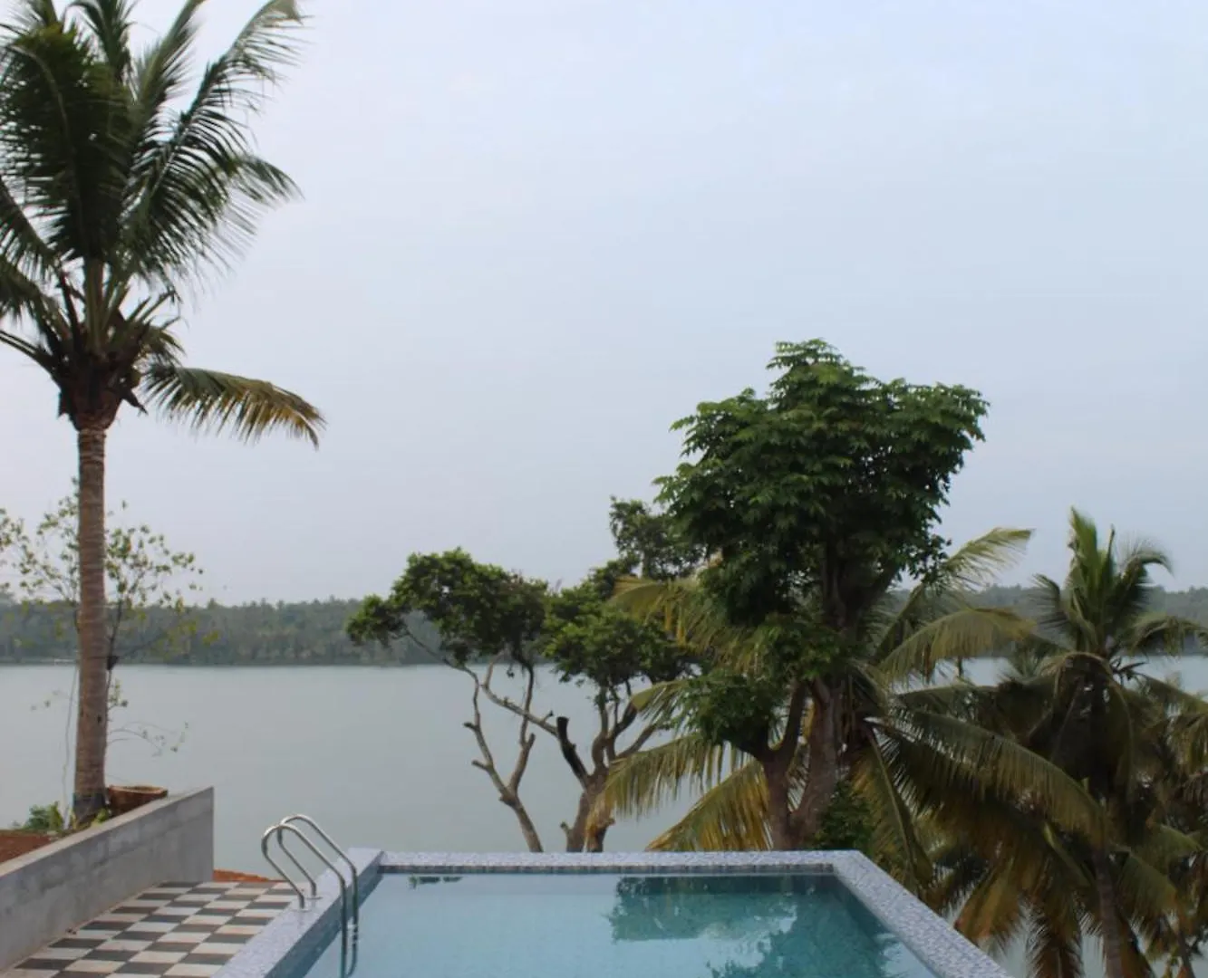 Green Miles Resort Varkala Ινδία