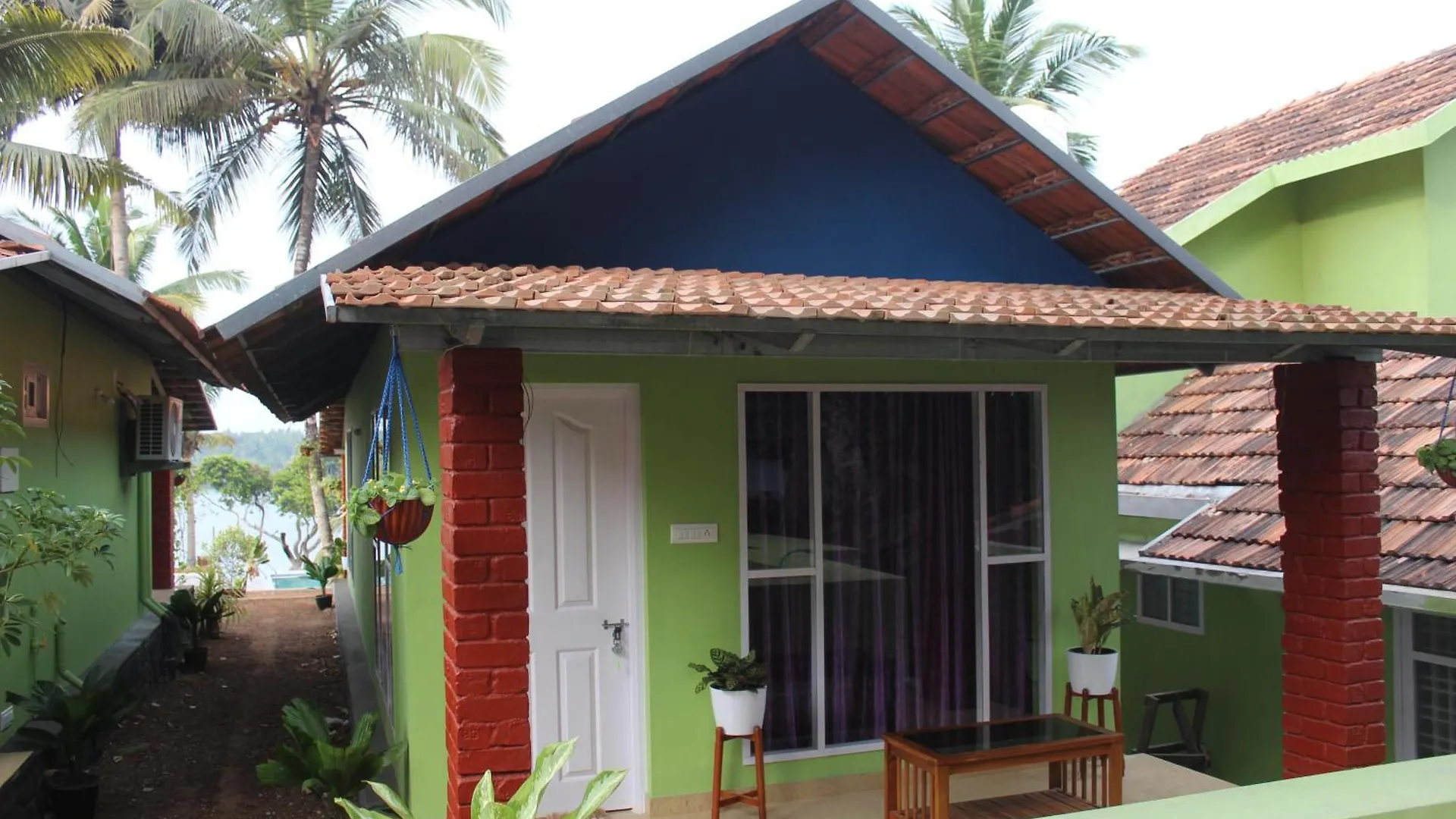 Green Miles Resort Varkala Ινδία